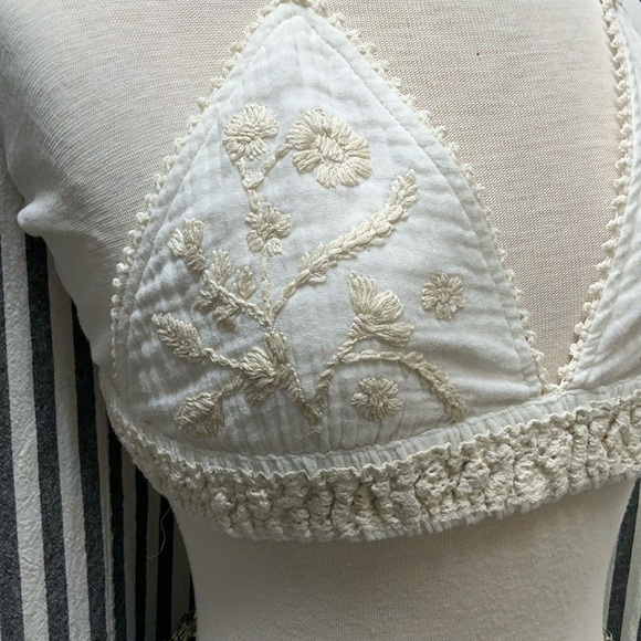 Surf Gypsy Other - NWT Surf Gypsy top crop soft cotton embroidery tie at back  M adjustable straps